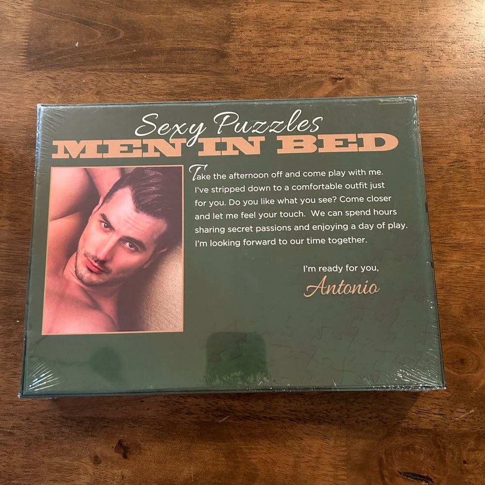 Sexy Puzzles Men in Bed: Antonio (1000 Pieces) - Picture 3 of 3